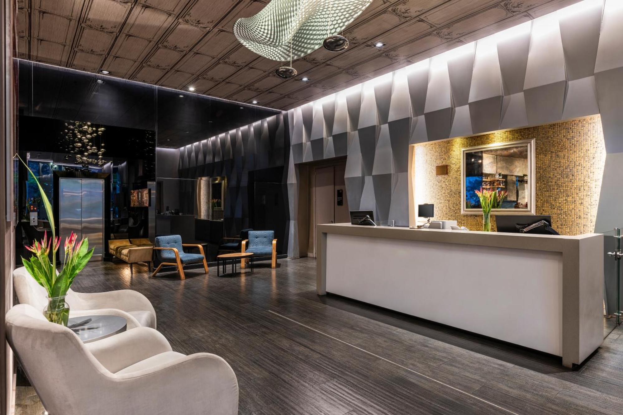 酒店 100 Luxury By Preferred 5*